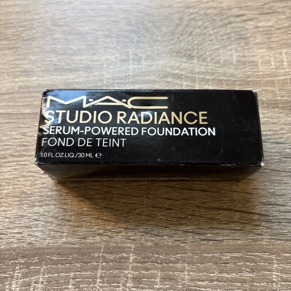 MAC Studio Radiance Serum-Powered Foundation NC17 1 oz Full Size